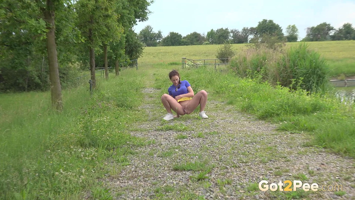 Pantyless Pisser 1080p Got2Pee
