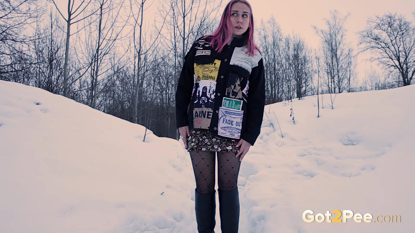 Punk Babe Pulls Down Her Pantyhose To Piss On Snow Got2pee