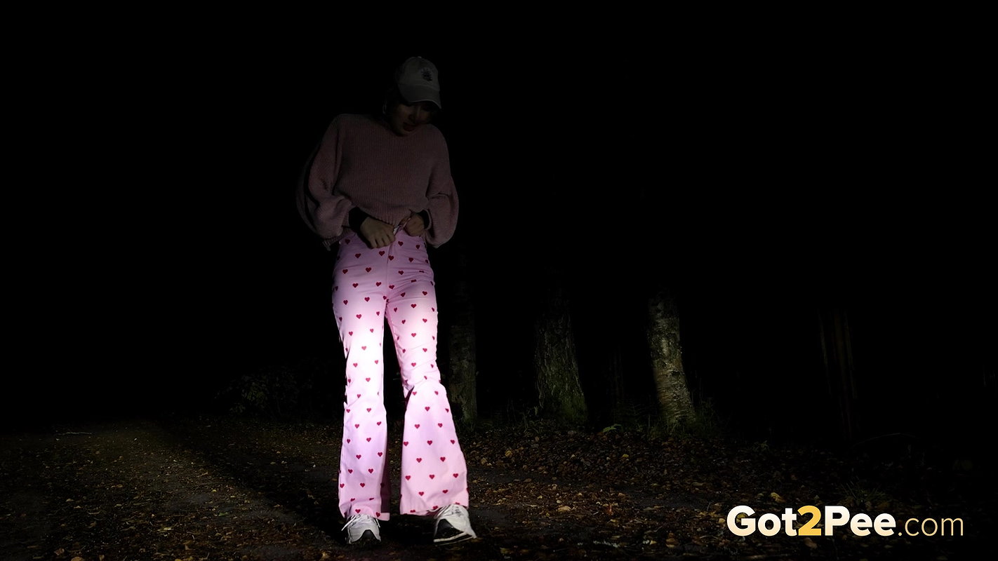 Punk Babe Squats In The Dark To Piss Outside Got2pee
