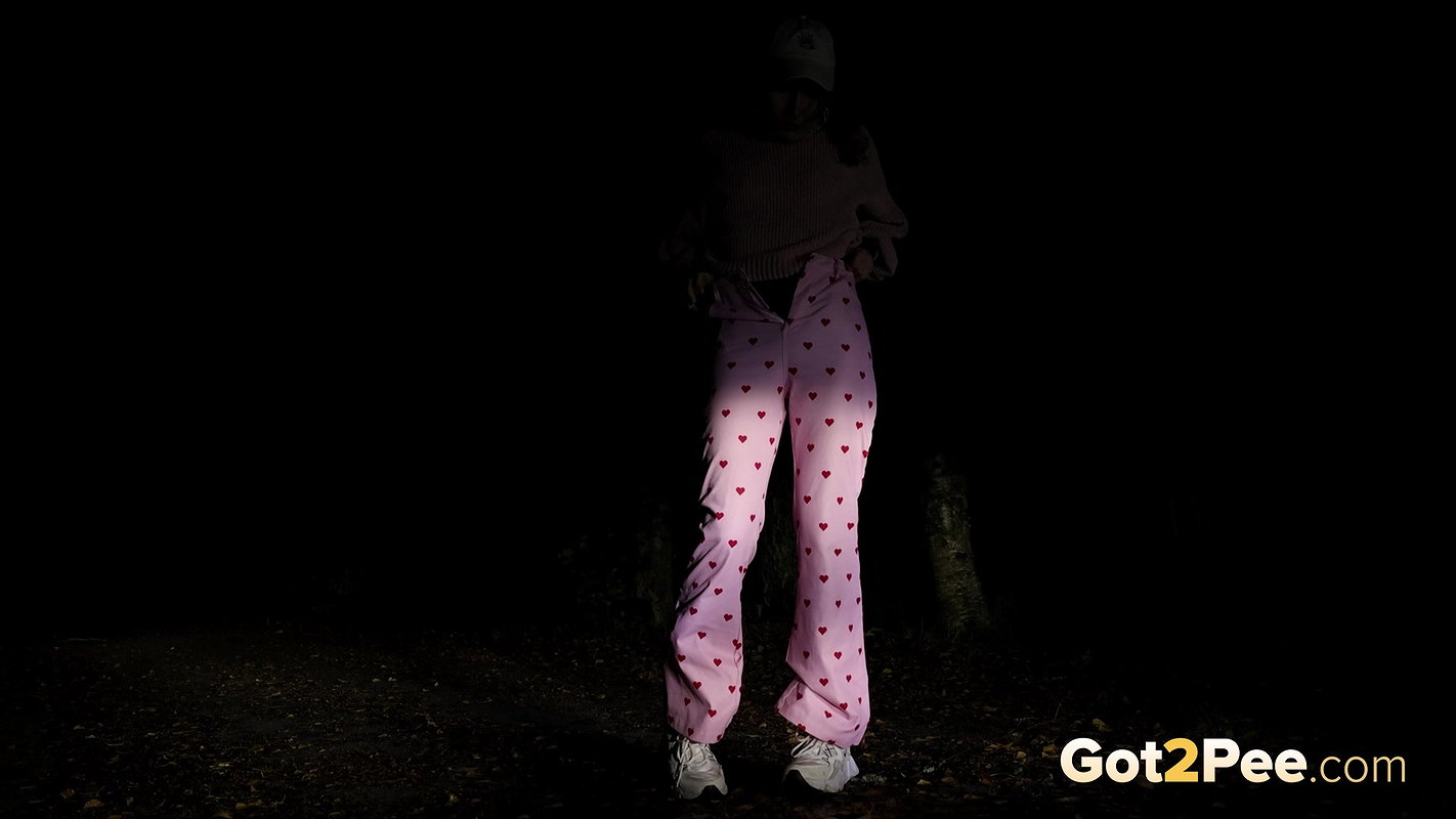 Punk Babe Squats In The Dark To Piss Outside Got2pee