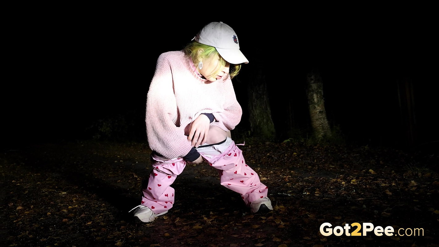 Punk Babe Squats In The Dark To Piss Outside Got2pee