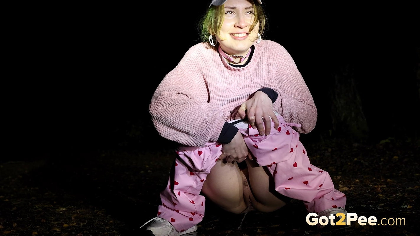 Punk Babe Squats In The Dark To Piss Outside Got2pee