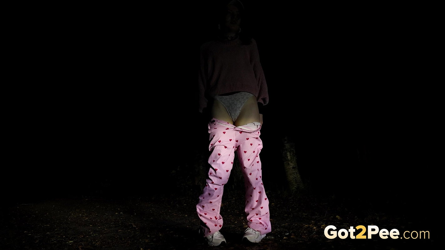 Punk Babe Squats In The Dark To Piss Outside Got2pee