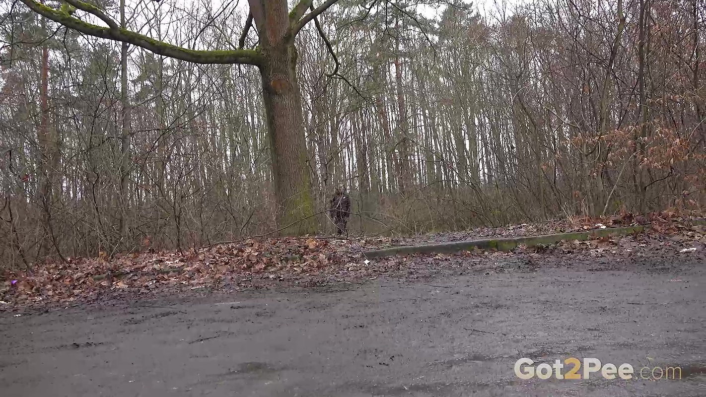 Raven Haired Ali B Squats And Pees Outside Got2pee