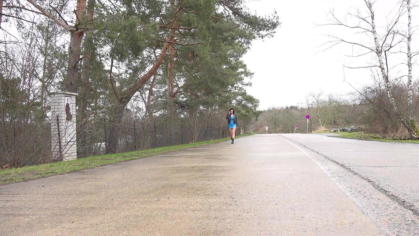 Raven Haired Shalina Shine Squats To Piss Outside Got2pee