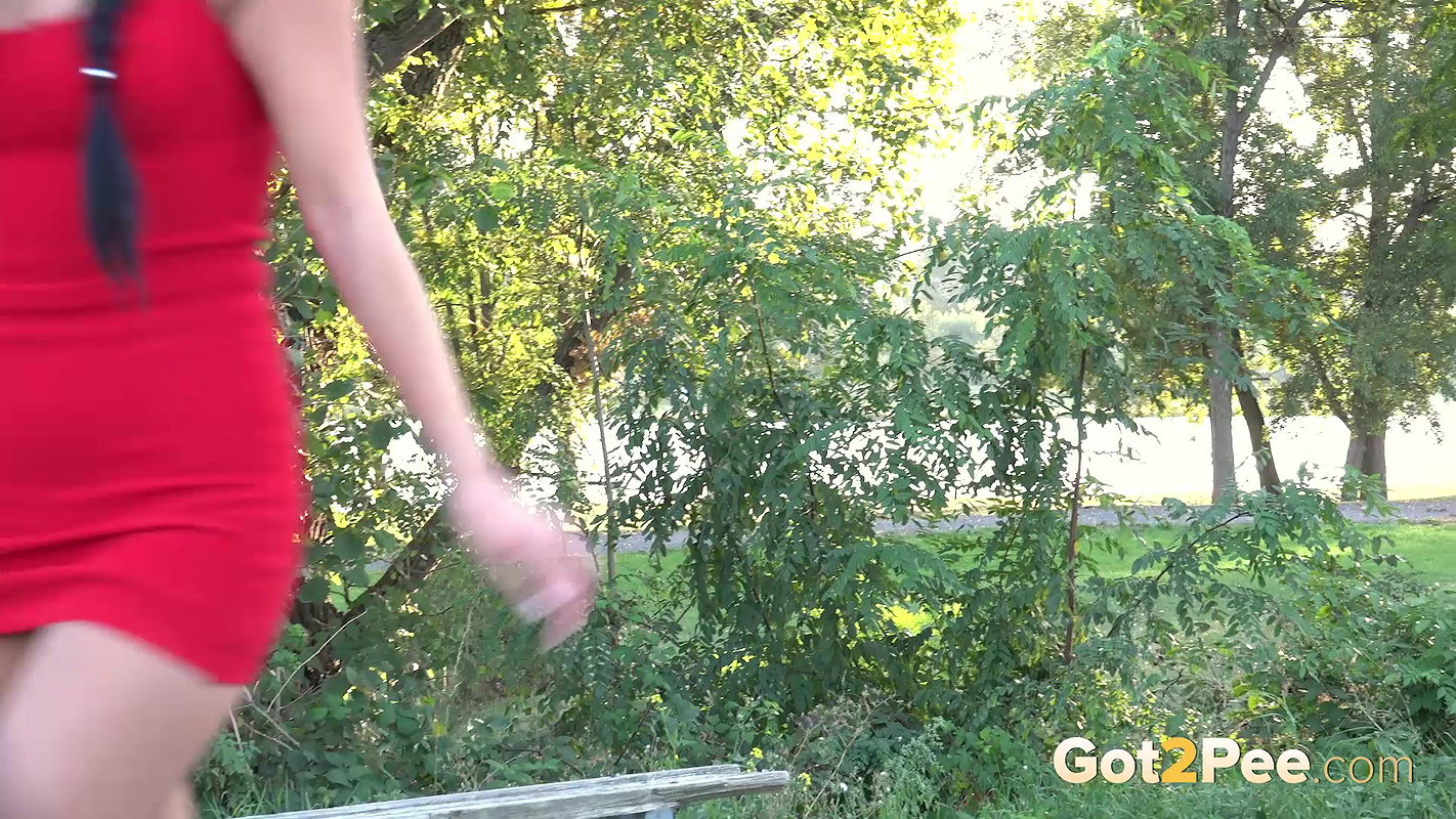 Red Tank Top 1080p Got2Pee Com