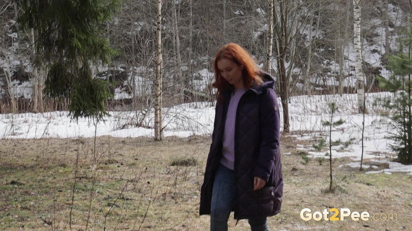Redhead In The Sun 1080p Got2Pee