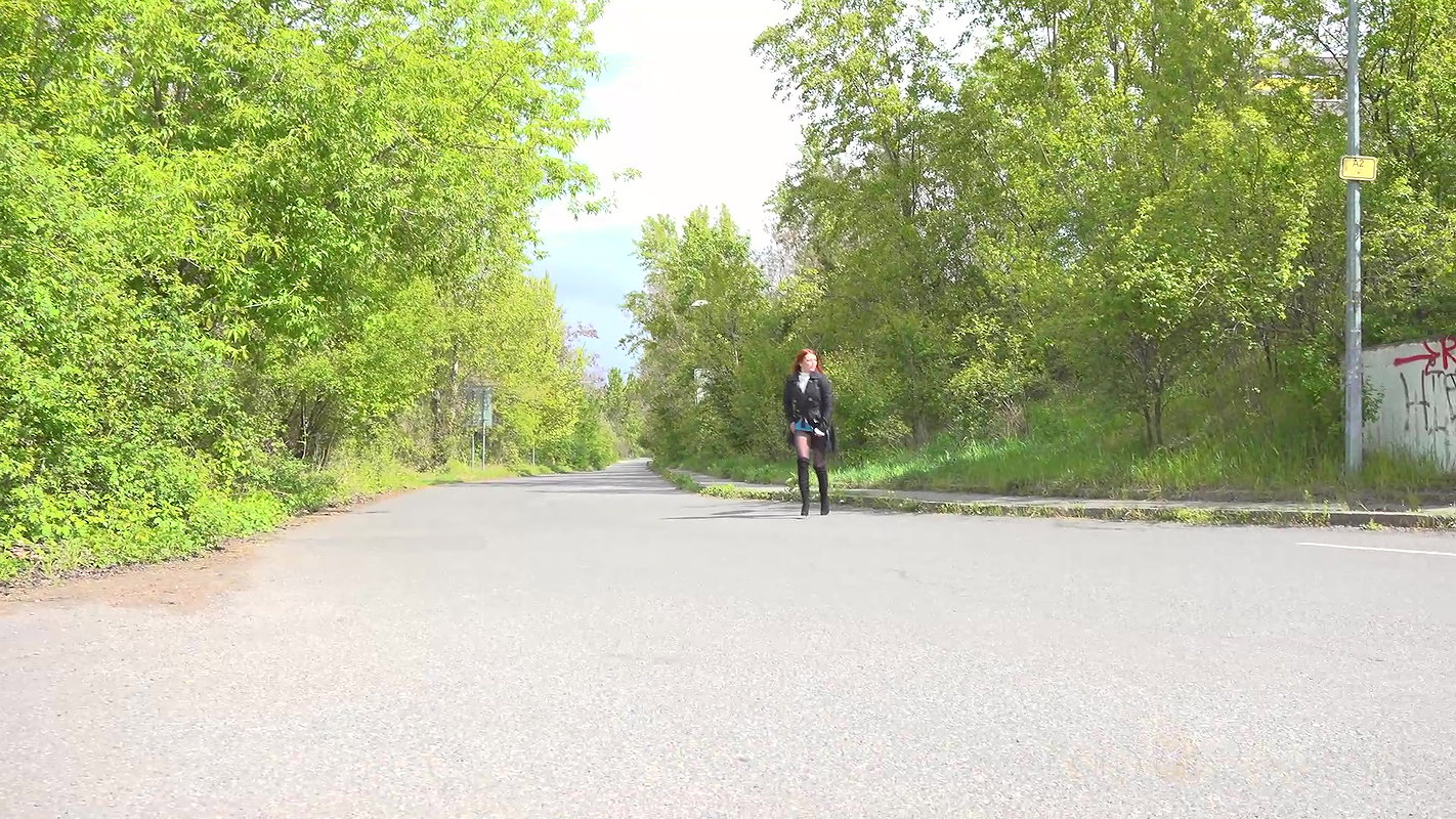 Redhead Rushing 1080p Got2Pee