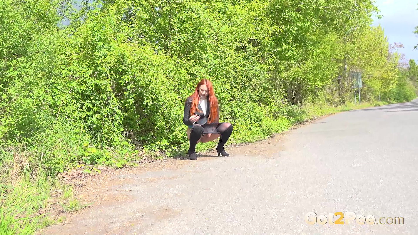 Redhead Rushing 1080p Got2Pee