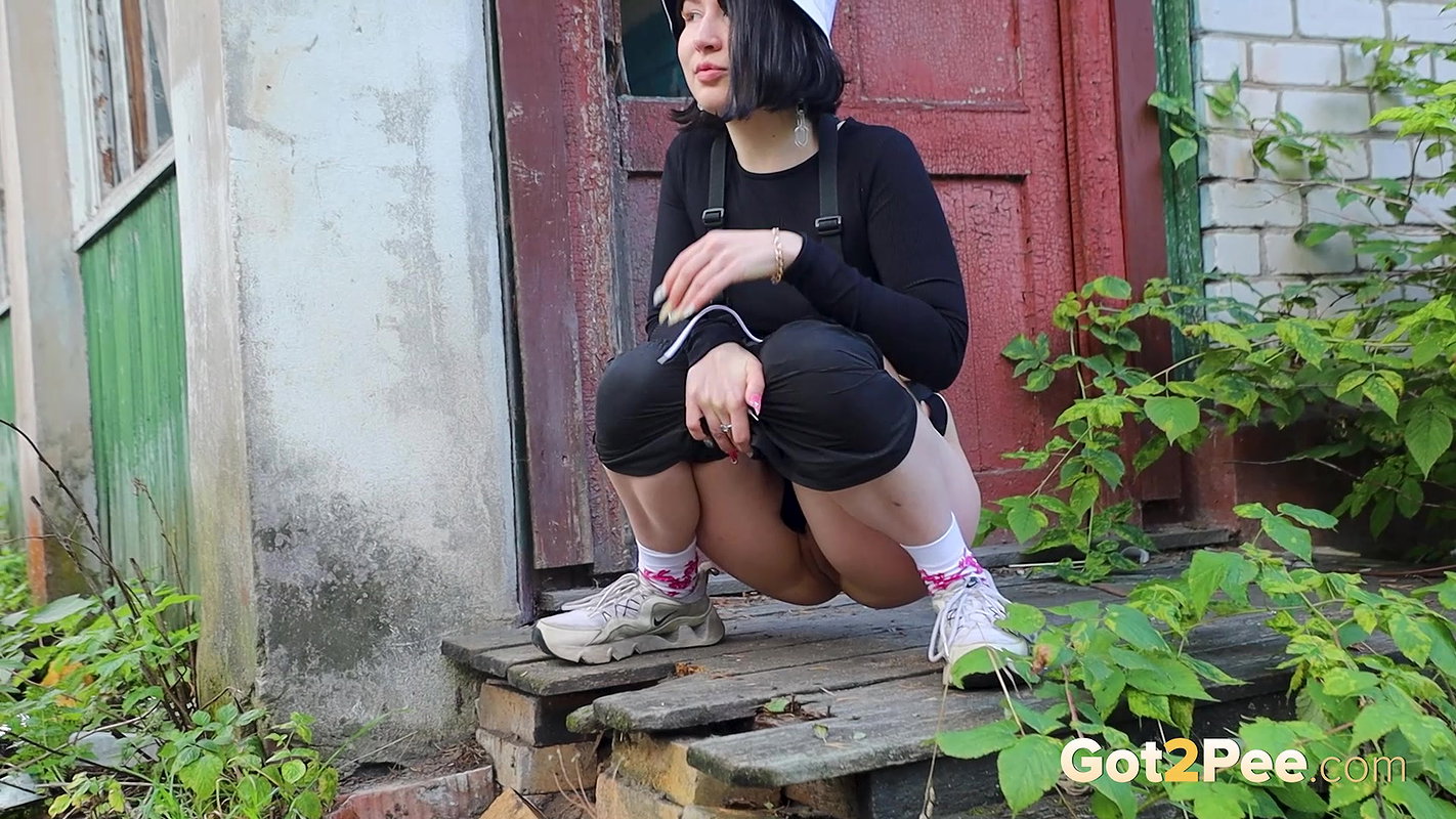 Rickety Decking 1080p Got2Pee