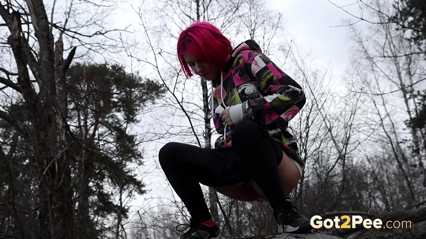Rock Spraying 1080p Got2Pee