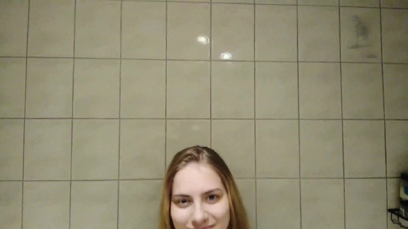 RubyRubin Userwunsch Pissen in der Dusche