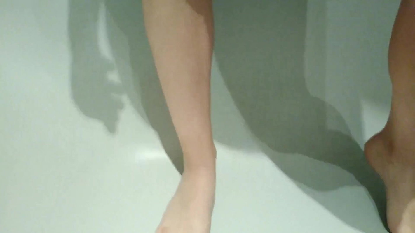 RubyRubin Userwunsch Pissen in der Dusche