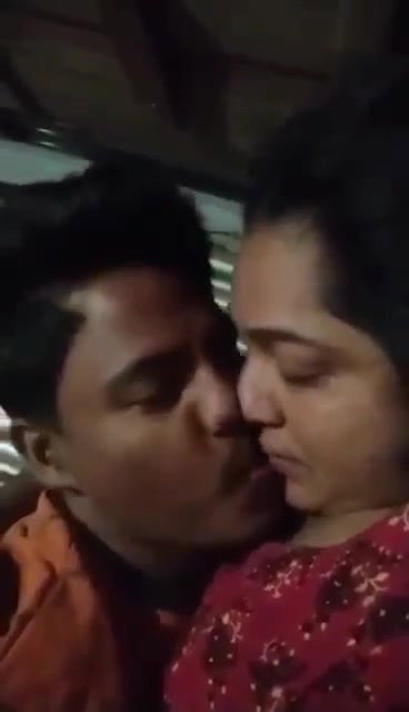 Mature bhabi with bf