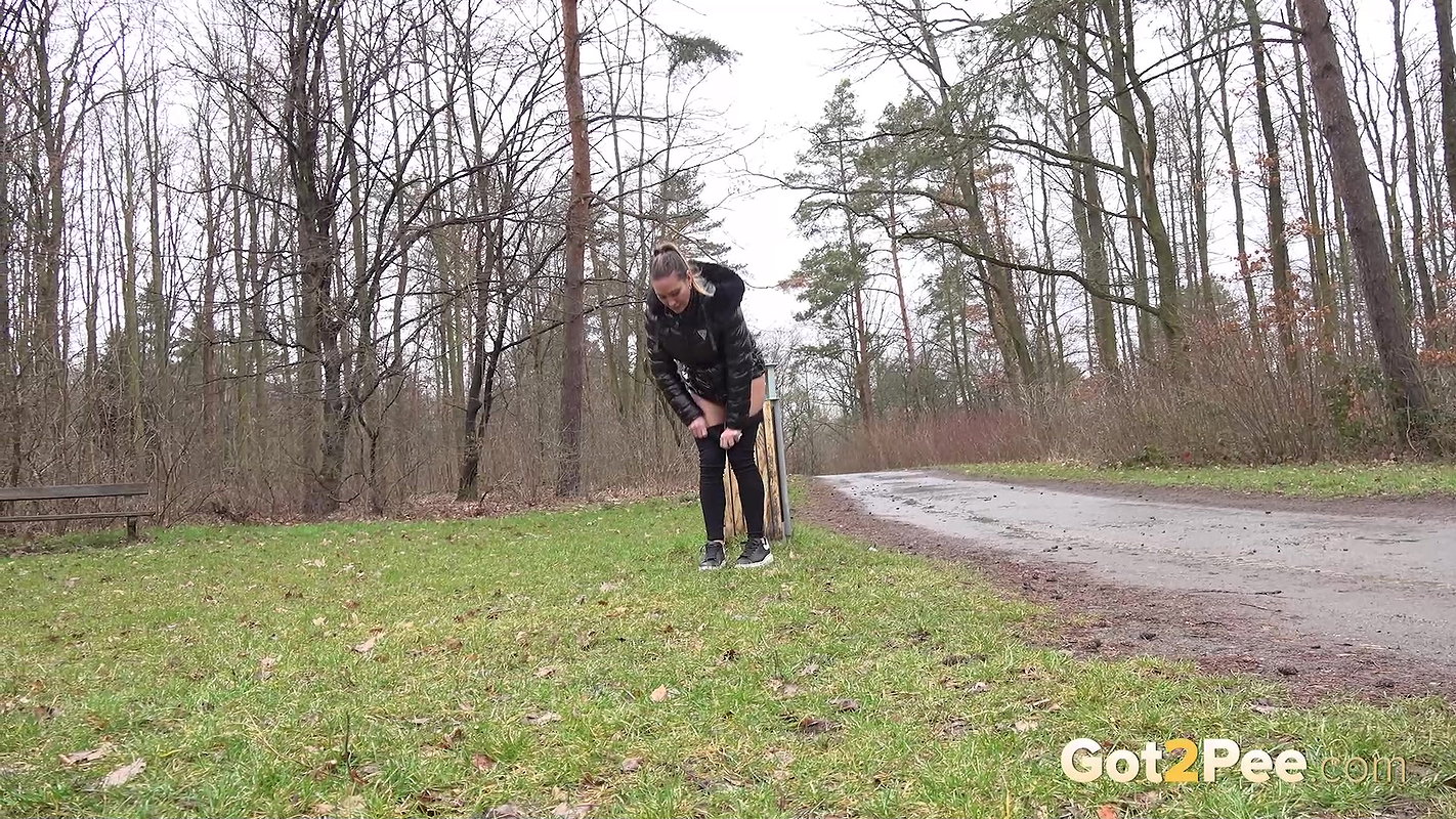 Spraying The Grass 1080p Got2pee