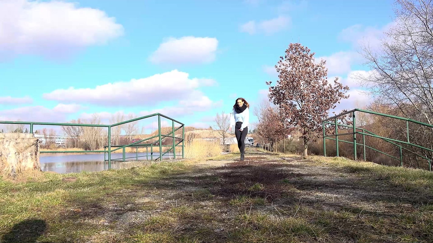 Squatting On A Stump 1080p Got2Pee Com