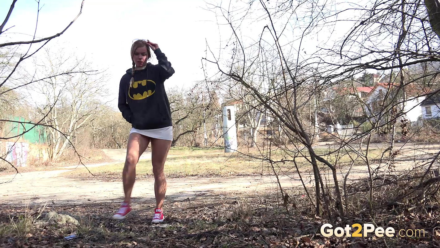 Standing In The Suburbs 1080p Got2pee