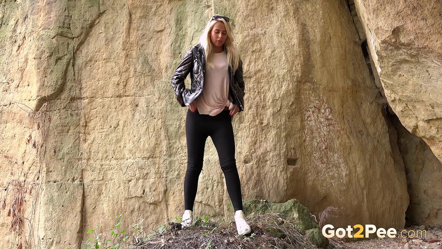 Stone Walling 1080p Got2Pee mp4