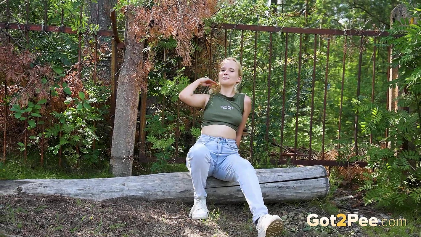 Stretch And Stream 1080p Got2Pee