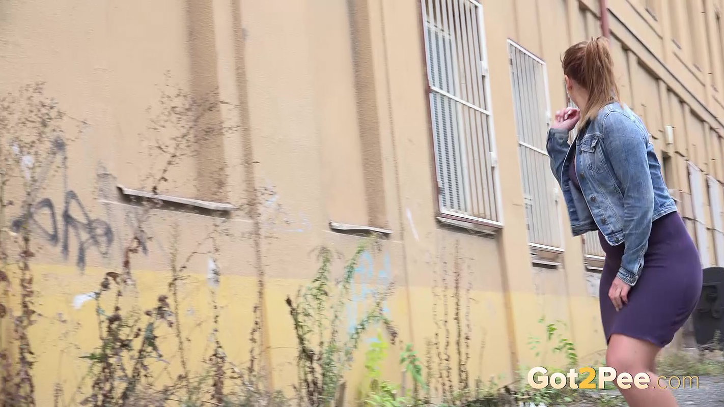 Tagging 1080p Got2Pee Com