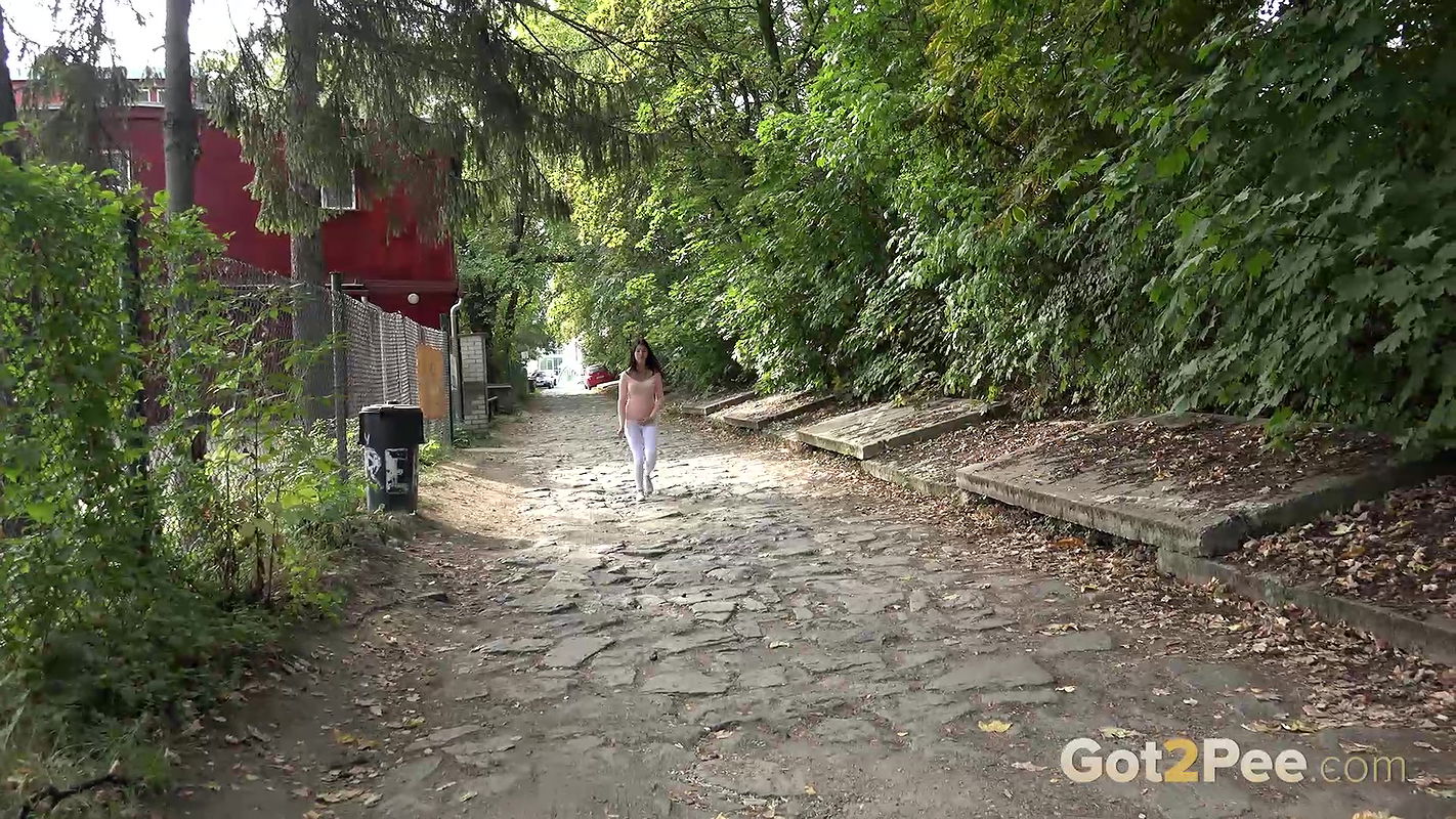 Tight White Leggings 1080p Got2Pee mp4