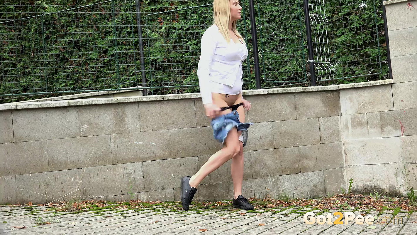 Tippy Toes 1080p Got2Pee mp4