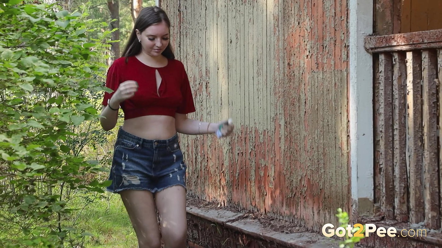 Trickling Down The Steps Got2pee