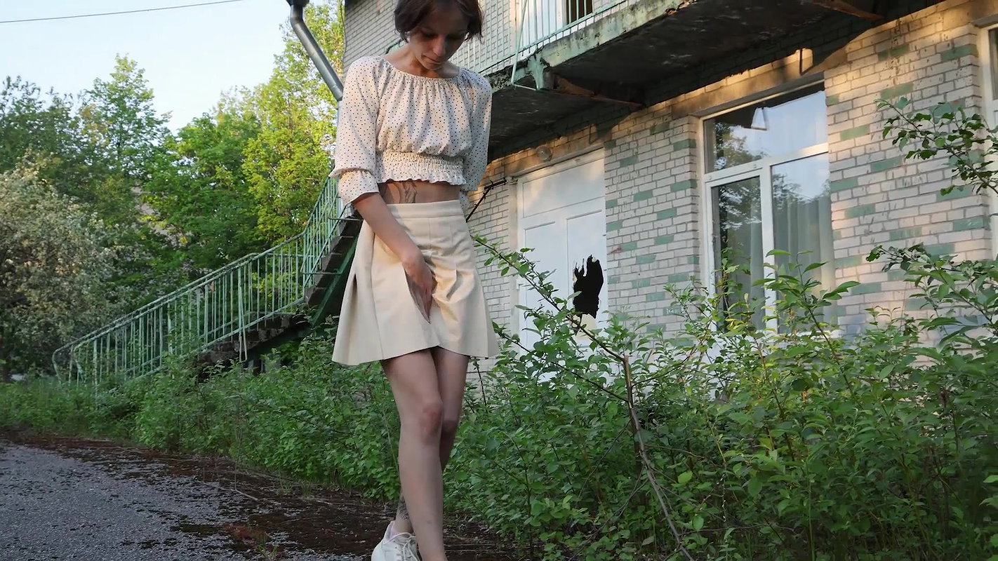 Trickling Tea Got2Pee