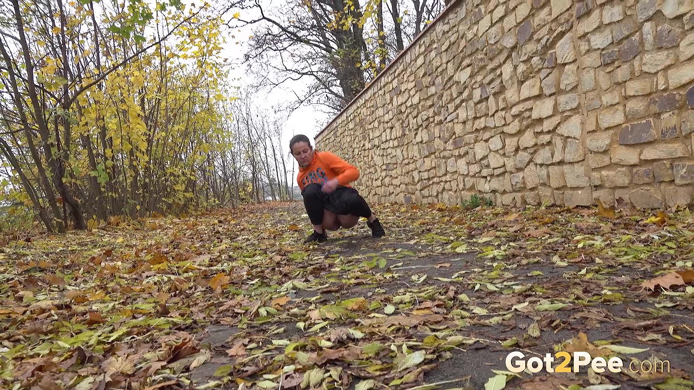 Valentina Ross Squats On A Path To Piss Got2pee