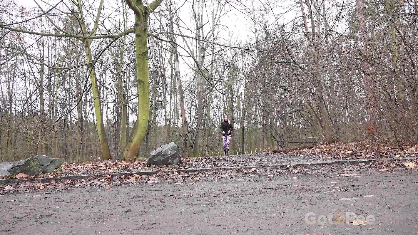 Victoria Daniels Relieves Her Piss Desperation Got2pee