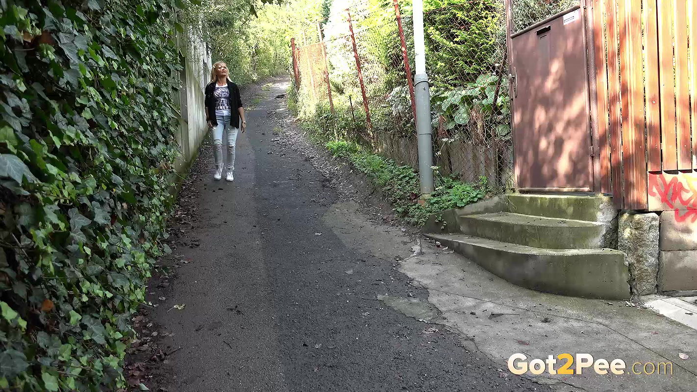 Wet Denims 1080p Got2Pee mp4