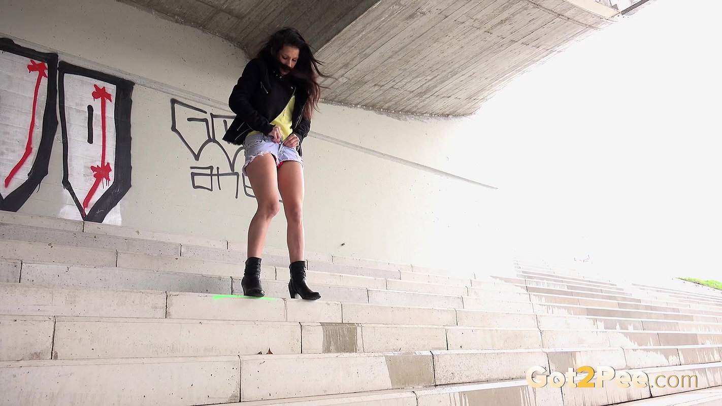 White Steps 1080p Got2Pee Com