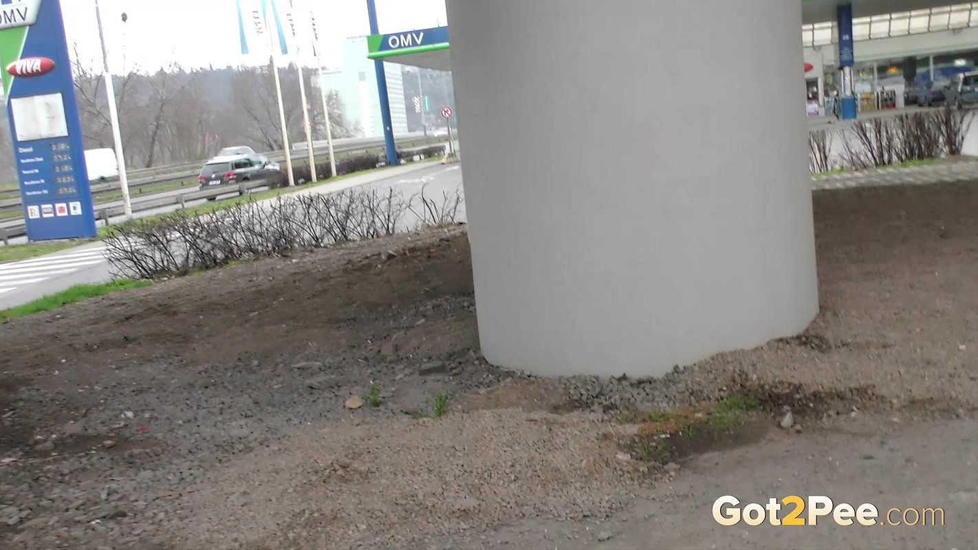 White Wall 1080p Got2pee Com