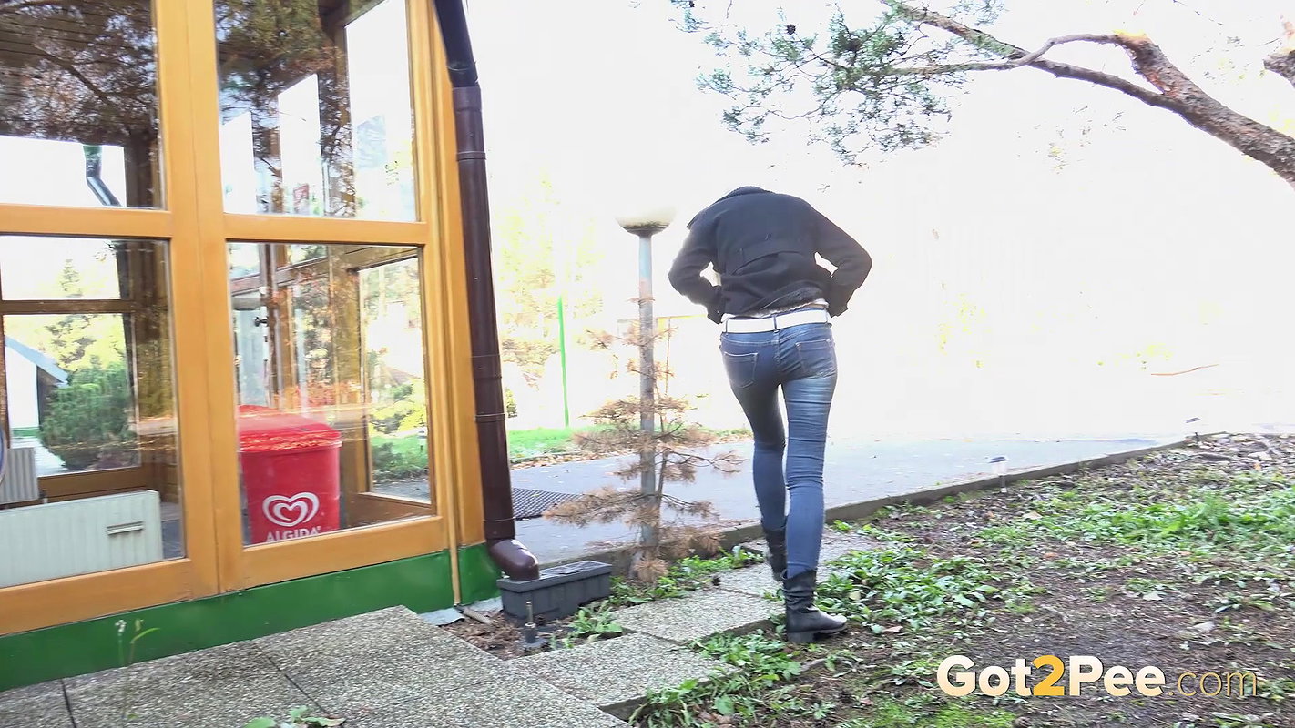 Winter Squat 1080p Got2Pee Com