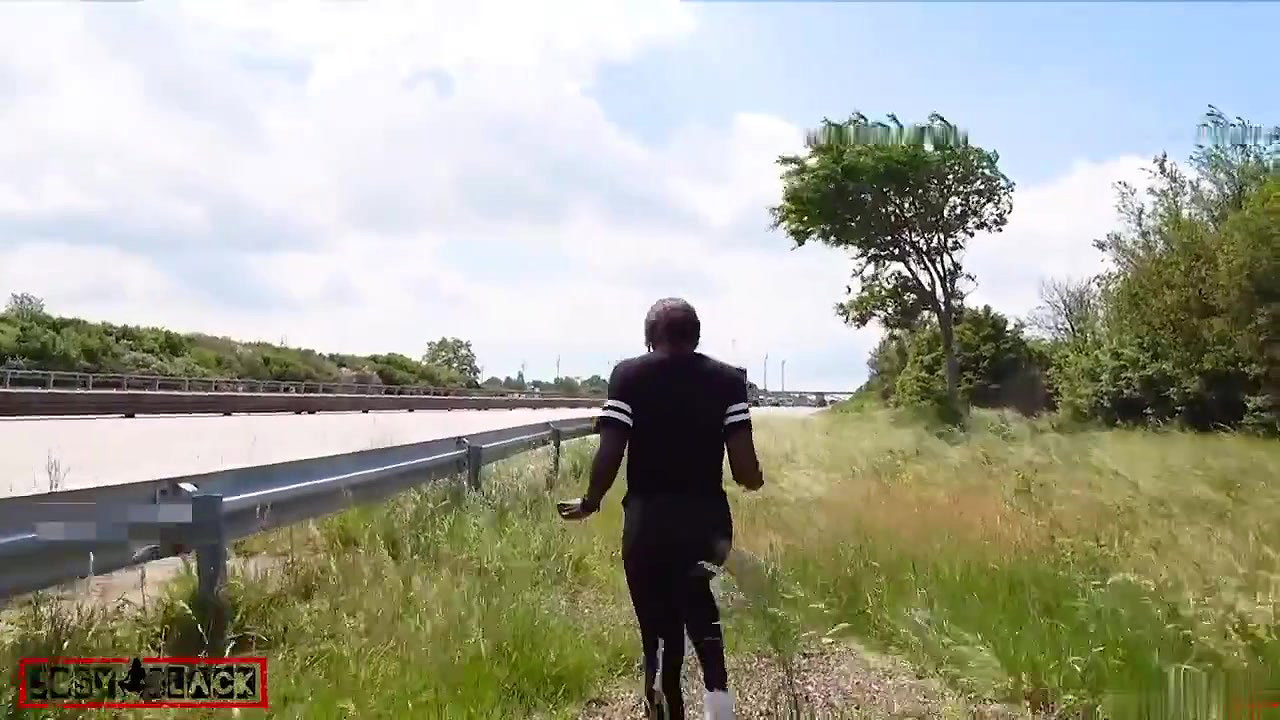 8905Josy Black A9 PUBLIC CHAMPAGNE TITTISHOW