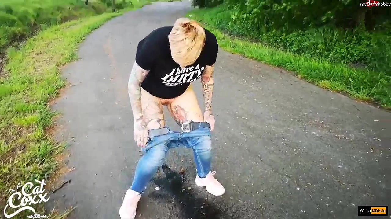 EIN ERSTER PUBLIC PISS DIESES JAHR