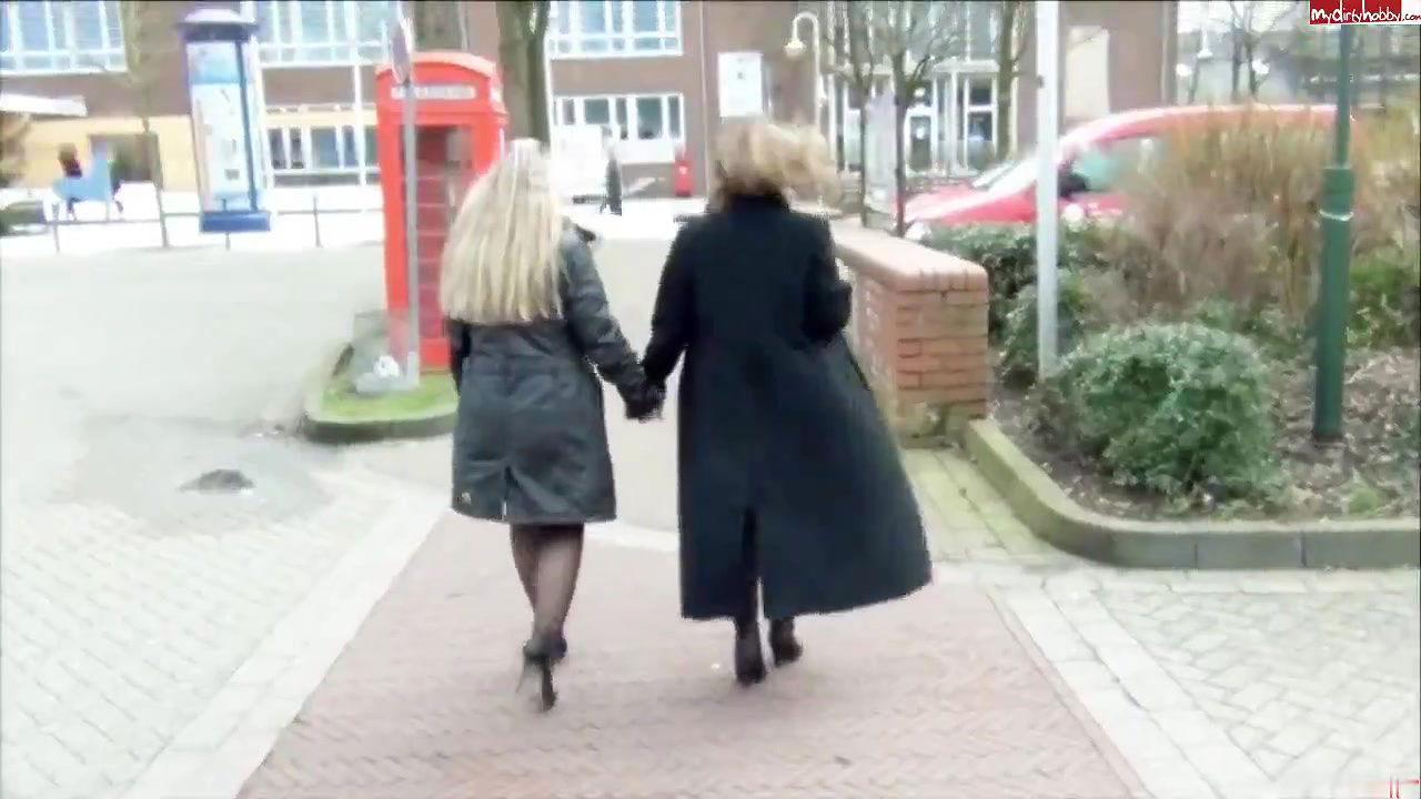 RosellaExtrem Krasser Public Piss in Kevelar