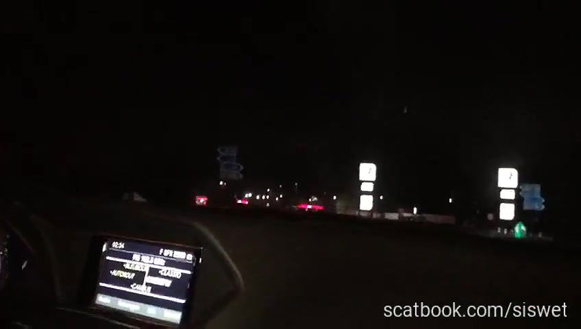 Siswet Big Pee In The Parking In France