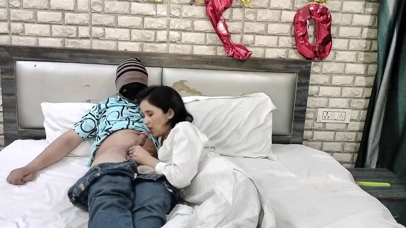 Stepsister ko Birthday pe land ka maza diya