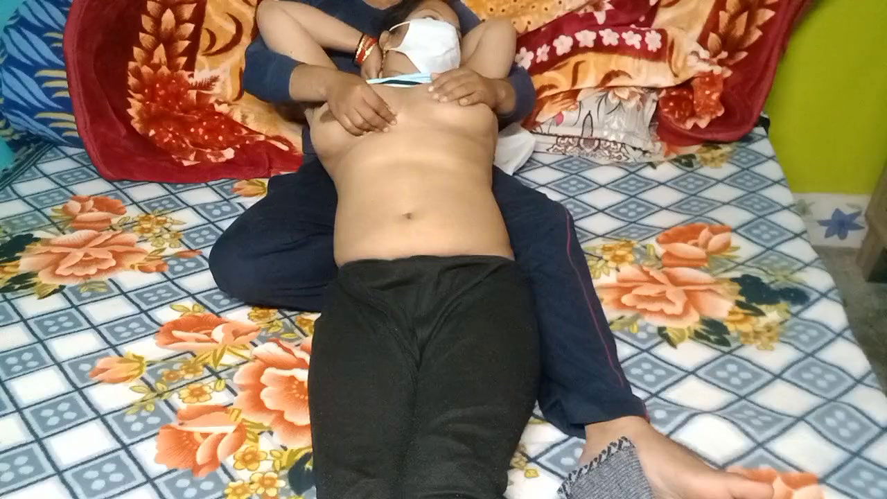 I put my finger in aunty’s pussy and took out the water