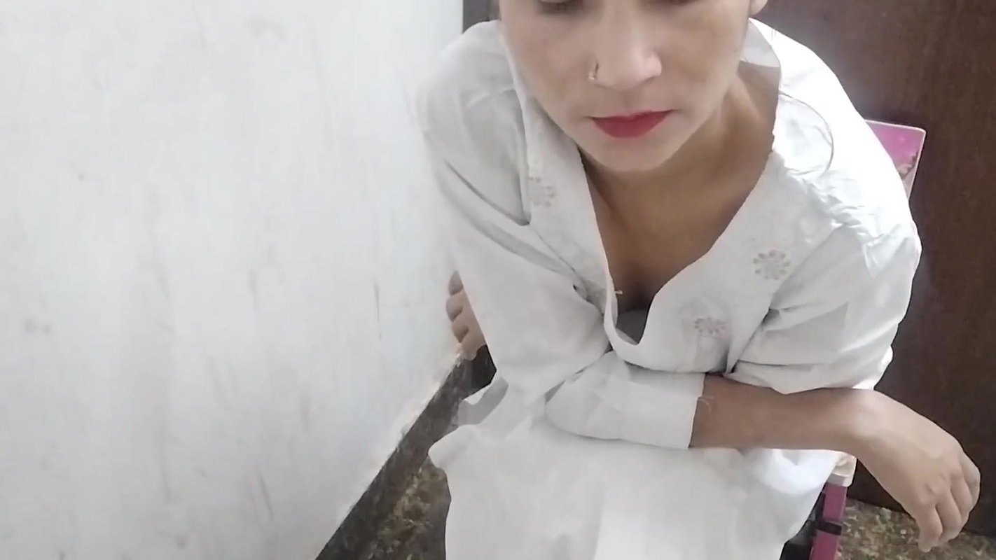 Bidhwa bhabhi ko ghar me band karke pel diya