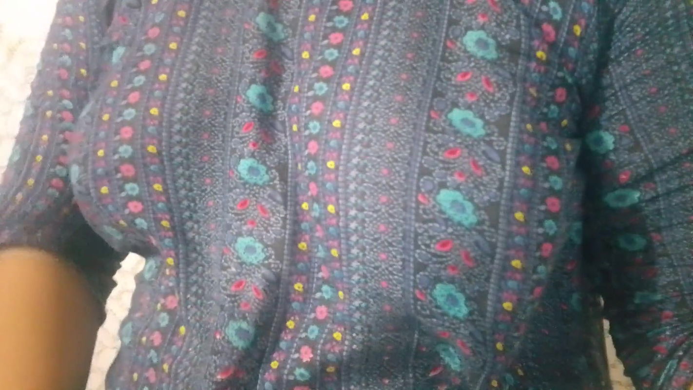 Housewife 14 inch Jinga pussy sex video in the country Your Desi Bhabi Video Call Show