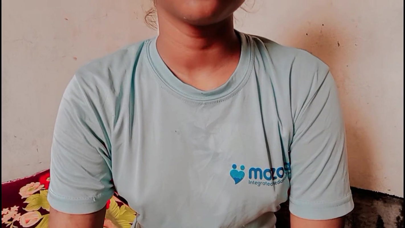 Lonely Girl with Glasses calls her Friend to come Fuck her while her parents isn’t home-Black Beauty20