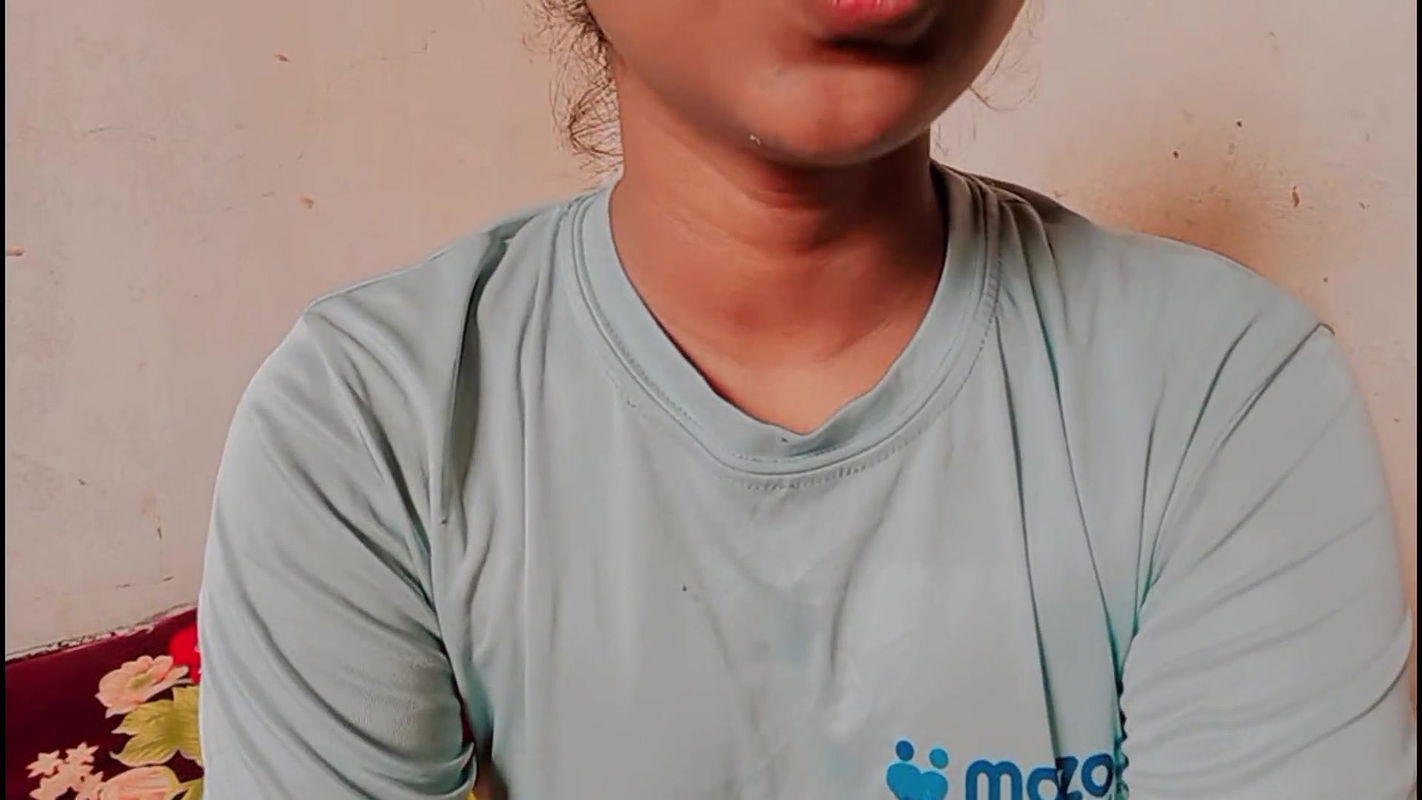 Lonely Girl with Glasses calls her Friend to come Fuck her while her parents isn’t home-Black Beauty20