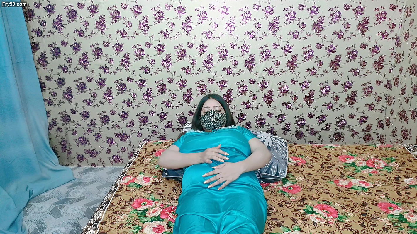 Indian Sexy Big Boobs Aunty Masturbating