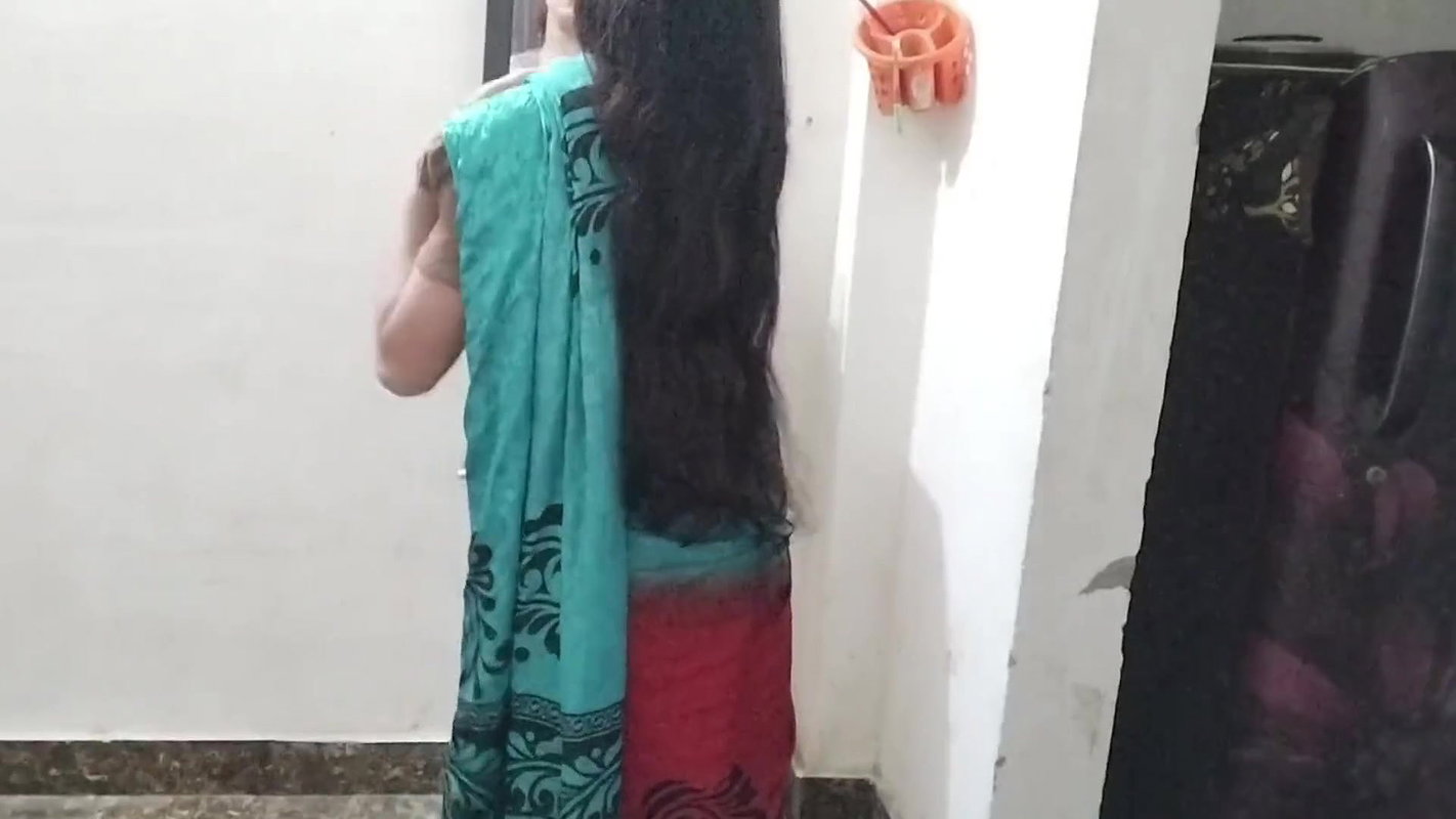 Bathroom me Muslim girlfriend ko band karke pel diya