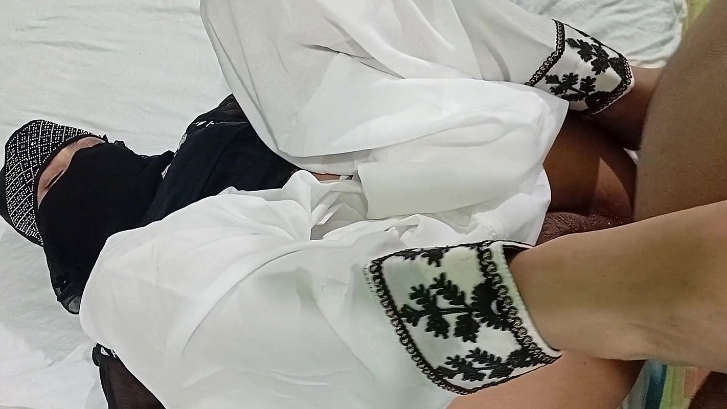 Beautiful muslim stepsister was fucked by her stepbrother