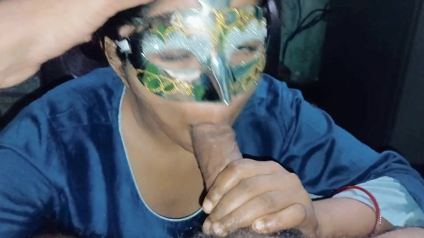 Bhabhi sucked all the water and made it come out in her mouth, world best blowjob