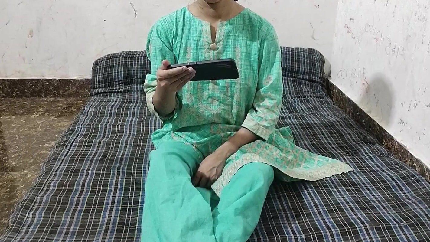 Boobs step Brother ne muze paise dekar jabar dasti pela