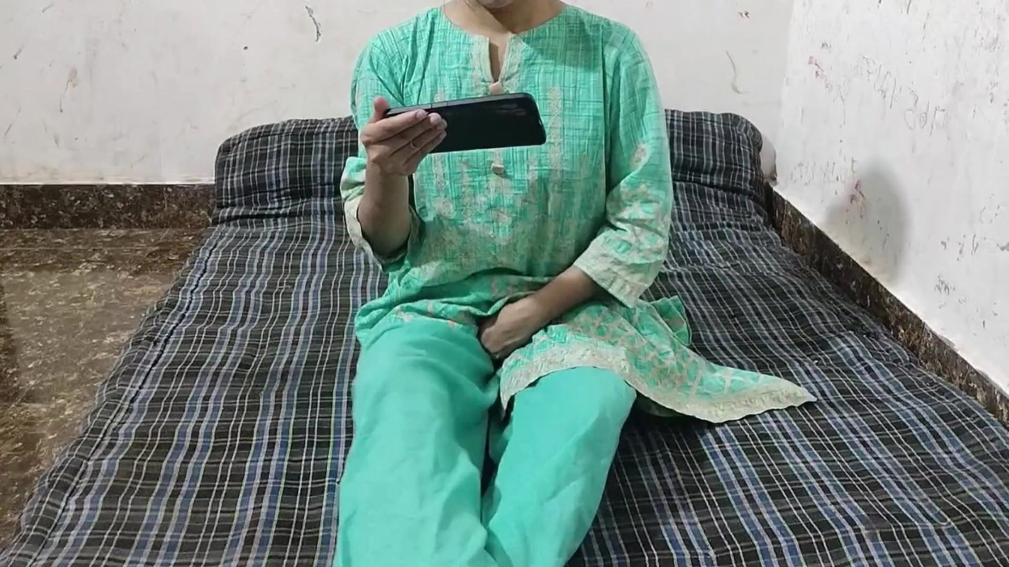 Boobs step Brother ne muze paise dekar jabar dasti pela